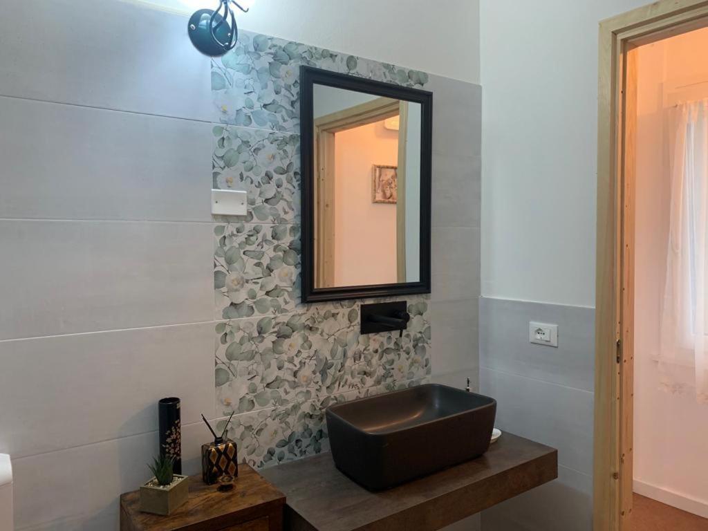 Bed and Breakfast L'Oro Di Nonna Adele Nimis Esterno foto